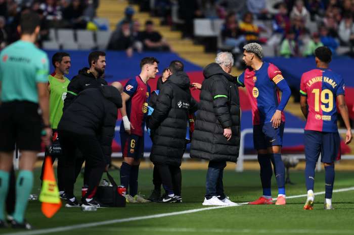 Watch: Barcelona teammate updated Gavi's parents on his wellbeing after ... Jadwal, Prediksi Skor & Line-Up Alaves vs Valencia La Liga 2025/2026: Misi Los Che Hindari Jurang Degradasi, Alaves Ingin Jaga Tren Positif - Kaltengpos.jawapos.com