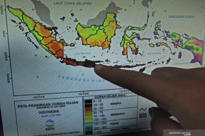 Prakiraan cuaca badai petir untuk enam ibukota Indonesia