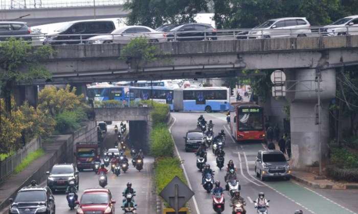 Indonesians leave Jakarta and head for hometown ahead of Eid al-Adha ... Jalan di Jakarta ditutup saat kunjungan Raja Yordania